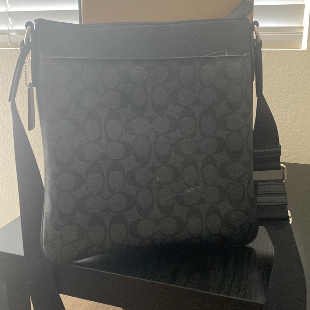 Mens coach messenger bag - Picture 3 of 3